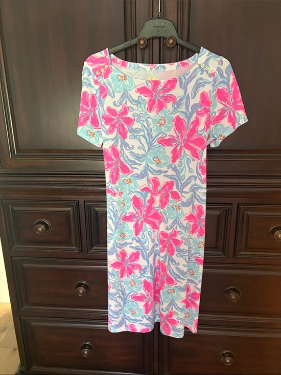Lilly Pulitzer Dresses & Skirts - Lilly Pulitzer Pink & Light Blue Floral Shift Dress